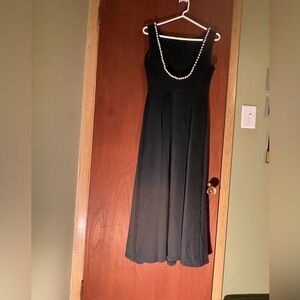 Elegant Black Sleeveless Dress